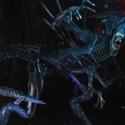 Aliens Queen Xenomorph Deluxe Action Figure
