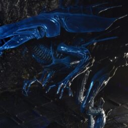 Aliens Queen Xenomorph Deluxe Action Figure